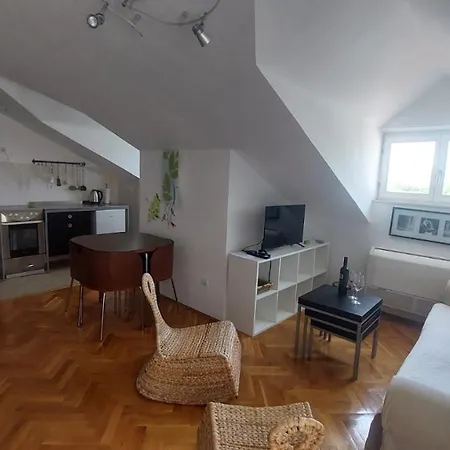 Apartment Lati *
